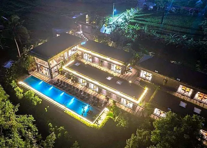 Garden ホテル 4*