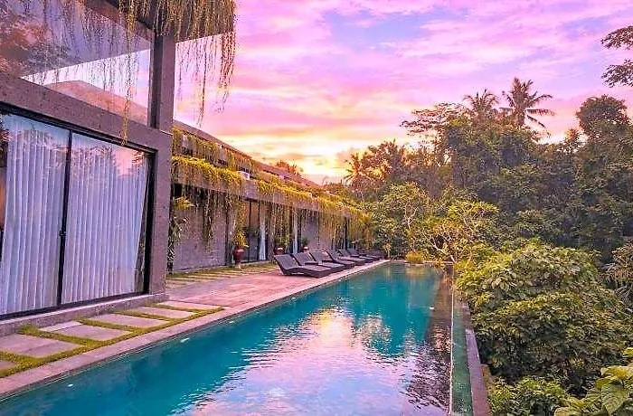 Garden 4*